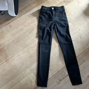 size 4 american eagle skinny jeans not ripped